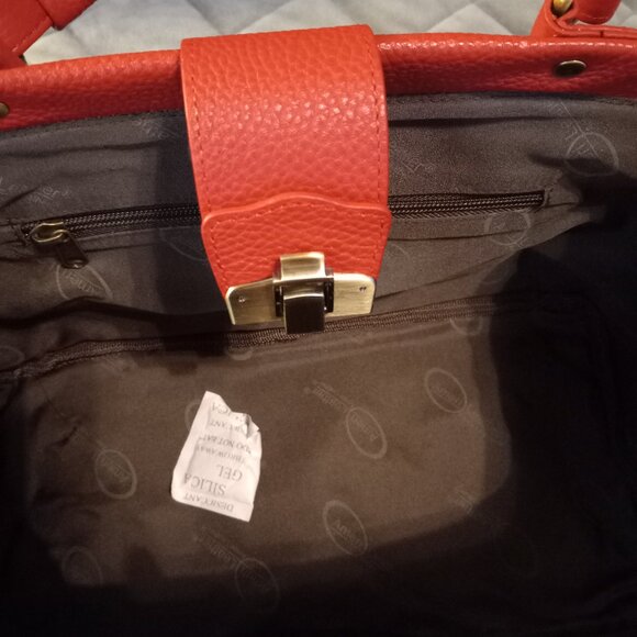 Amerileather Red purse with attachable shoulder strap - Picture 3 of 6